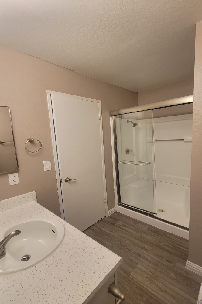 3x2 Bedroom photo of Sunset Springs apartment Comfort Room 2