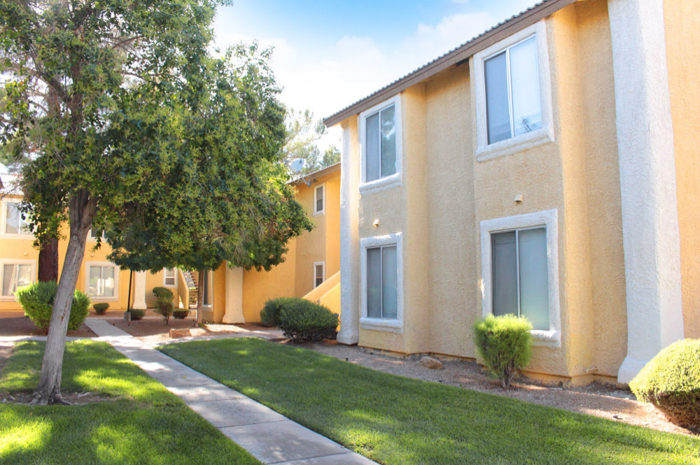 Take a tour today and view Exteriors 2 for yourself at the Sunset Springs Apartments
