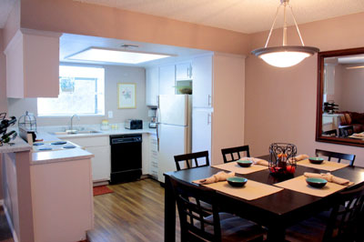Interior photo of Sunset Springs apartment Dining 2