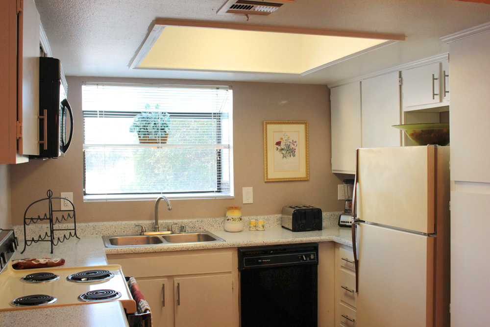 This gourmet kitchens can be viewed in person at the Sunset Springs Apartments, so make a reservation and stop in today.
